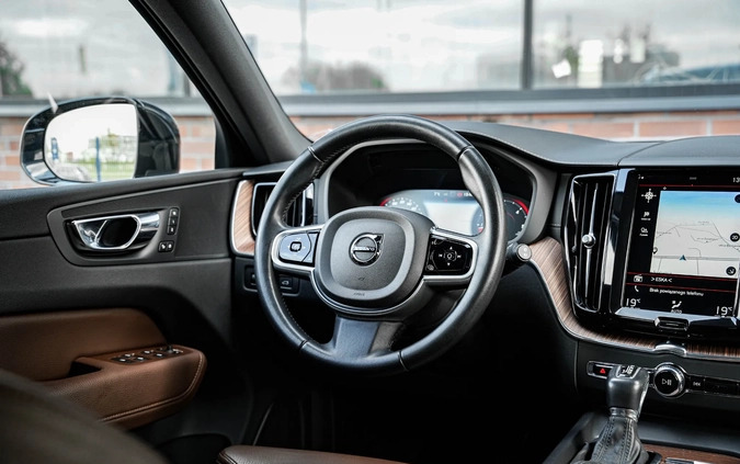 Volvo XC 60 cena 127900 przebieg: 152000, rok produkcji 2019 z Kobylin małe 781